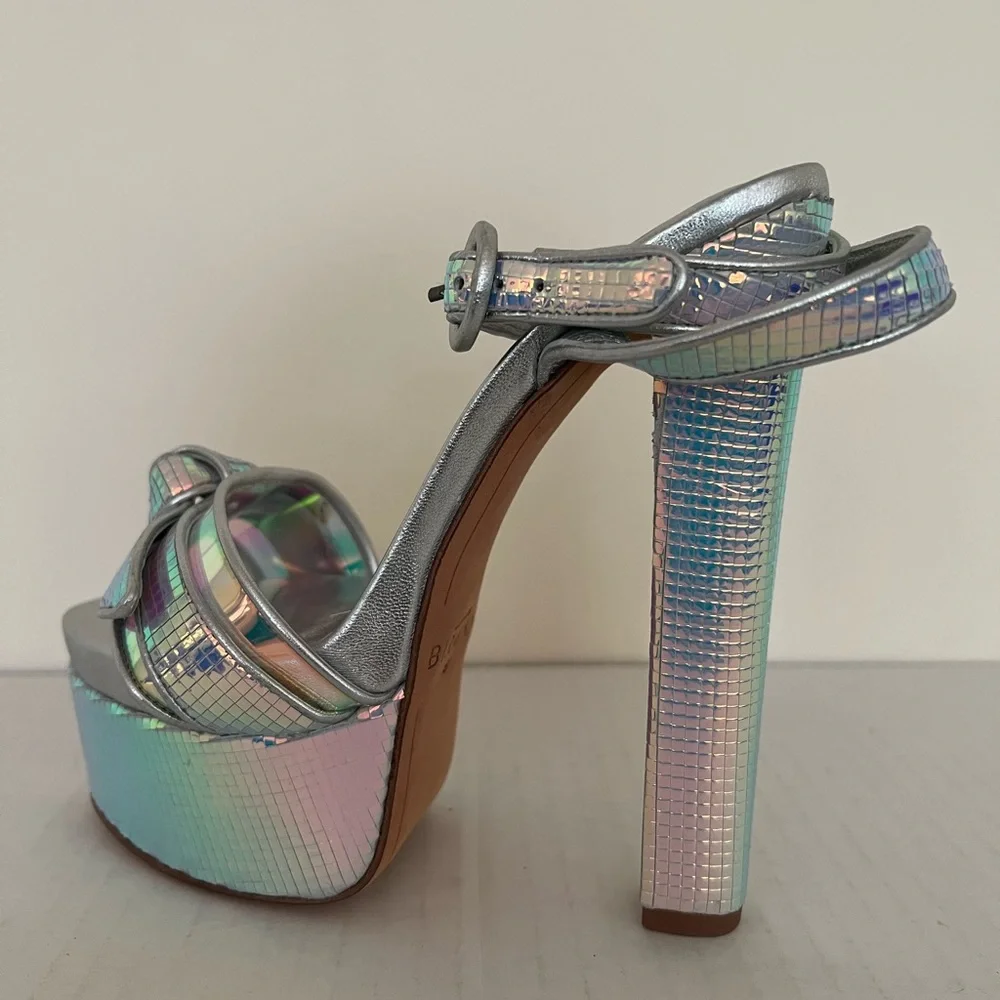 Alexandre Birman Clarita Metallic Leather Platform Sandals - Picture 10 of 15